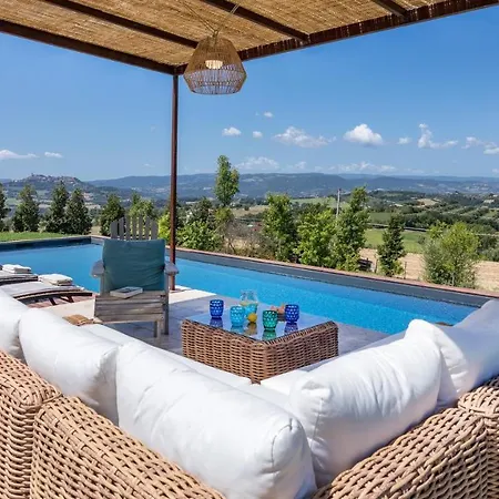 Casale The Place 6&4, Emma