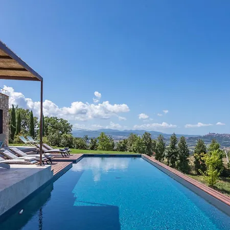 Casale The Place 6&4, Emma Villa Petroro