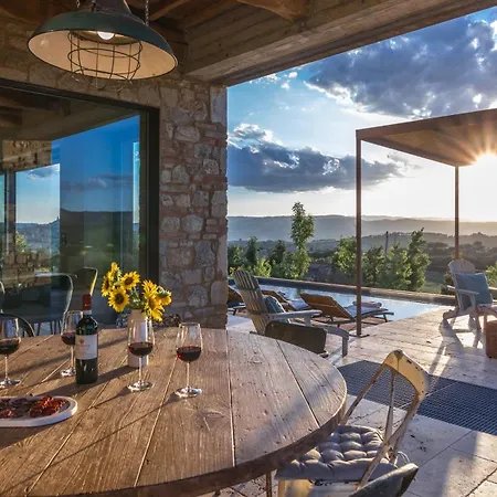 Villa Casale The Place 6&2, Emma Petroro