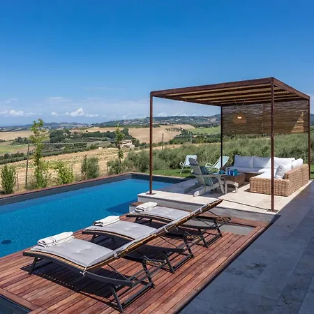 Casale The Place 6&4, Emma *