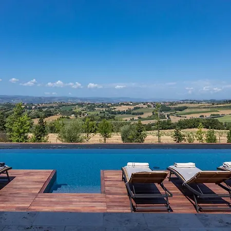 Villa Casale The Place 6&2, Emma Petroro